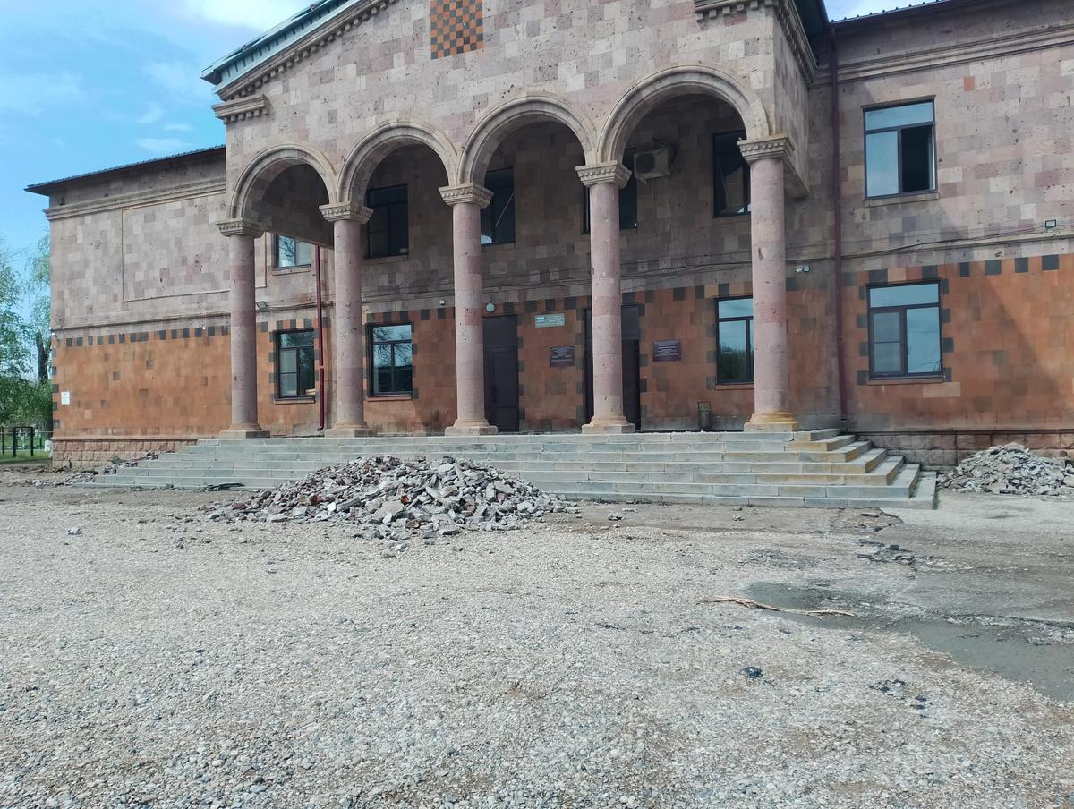 В селе Владимировка на Ставрополье начали ремонтировать местный Дом культуры