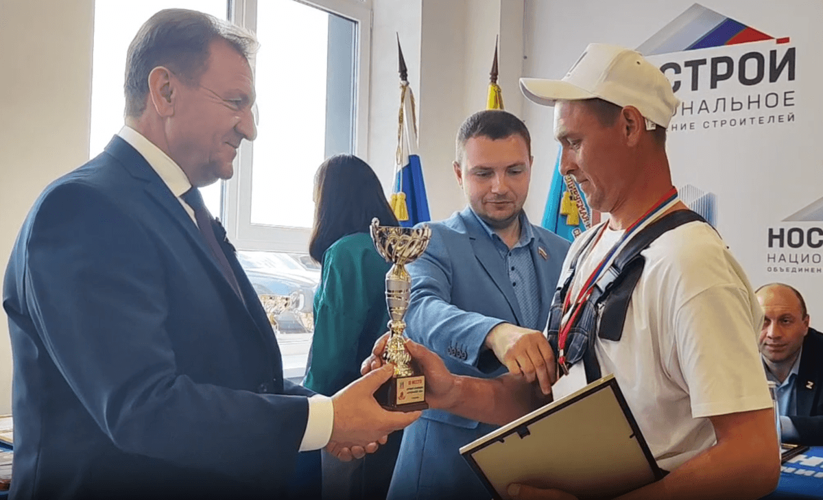Глава Ставрополя поздравил победителей конкурса «Строймастер»