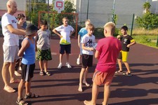 Тренировка с детьми во дворе. Пресс-служба администрации города Ставрополя