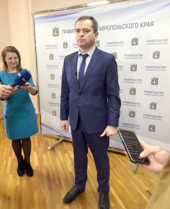 Министр энергетики, промышленности и связи Ставропольского края Иван Ковалев на брифинге  в правительстве региона