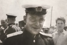 На фото Павел Емельянович Пищурин. Он служил в НКВД, в 1945-46 годах обеспечивал безопасность советского представительства в Японии. Снимок сделан в Токио в 1946 году.