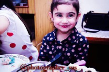 Хотим познакомить вас с нашей доченькой - Джафаровой Джамилей. Ей 3 года. От ее улыбки действительно светло и тепло!:) Очень активный и жизнерадостный ребенок.   Фото сделано этой весной, спонтанный кадр:)
