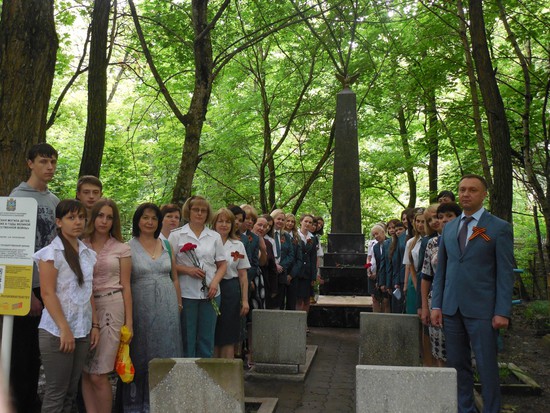 Открытие нового памятника на братском захоронении на Даниловском кладбище в Ставрополе