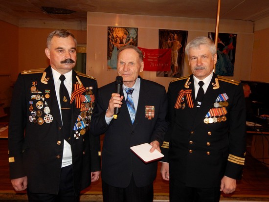 Капитан 1 ранга Юрий Виноградов, подполковник в отставке Николай Хорин и капитан 3 ранга Александр Меркулов. 