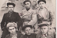 Суворовские комсомольцы перед отправкой на фронт