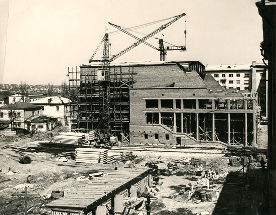 Строительство широкоэкранного кинотеатра «Экран» в Ставрополе. 1965 год. 