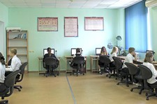 Школа № 34 г. Ставрополя. Участники проекта «Билет в будущее»  проходят онлайн-диагностику на первом этапе одноименного проекта.