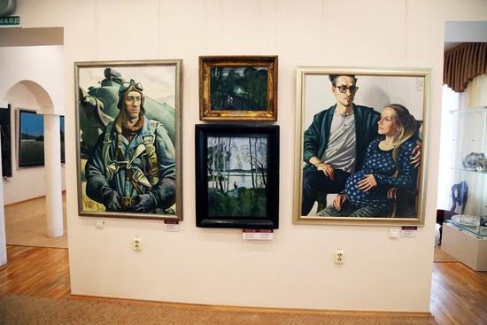 В залы «Золотой коллекции» временно пришли «Суровый стиль» и «Ленинградская школа живописи».
