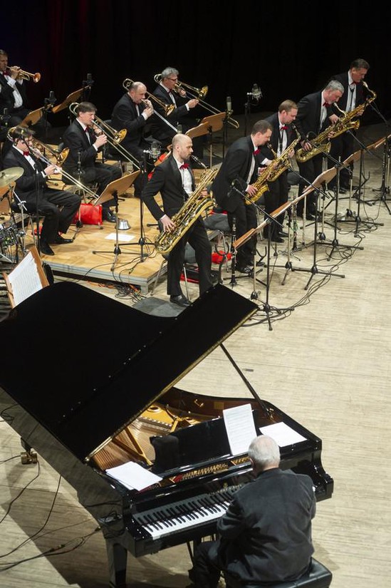 Оркестр Олега Лундстрема внесен в Книгу  рекордов Гиннесса как старейший в мире  непрерывно существующий джазовый оркестр.