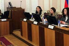 Слева направо – Каринэ Никитина, Алина Эюпова, Наталья Меценатова, Сузанна Дамир, Станислав Одарич.