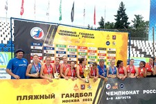 Шестикратные чемпионки России по пляжному гандболу.