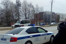 Полиция спешит на вызов в ТЦ на ул. Доваторцев Ставрополя