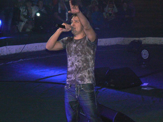 Юра Шатунов на концерте в Ставрополе в ноябре 2015 года