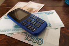 Сотрудник ФСИН передавал арестованной мобильные телефоны