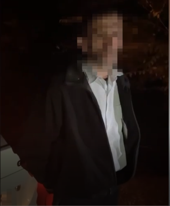 Задержанный мужчина. Скриншот из видео ГИБДД ГУ МВД России по Ставропольскому краю