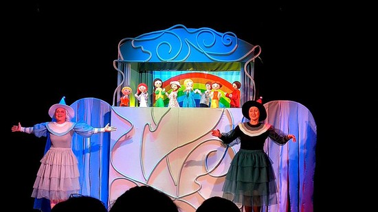 На предпремьерном показе спектакля "Цветик-семицветик" в Ставропольском театре кукол