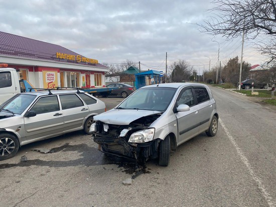 Авария в Ипатово. Фото ГИБДД СК