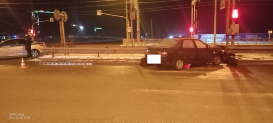 В Ставрополе начинающий водитель въехал в ограждение. Фото ГИБДД СК