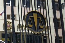 В суде рассмотрят дела в отношении взяточника из МФЦ и взяткодателя